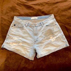 KanCan Light-Wash Distressed Cuffed Denim Shorts XL